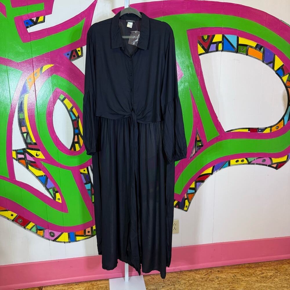 NWT Venus, Elegant Black Long Tail Shirt with tie in the front. Size 22